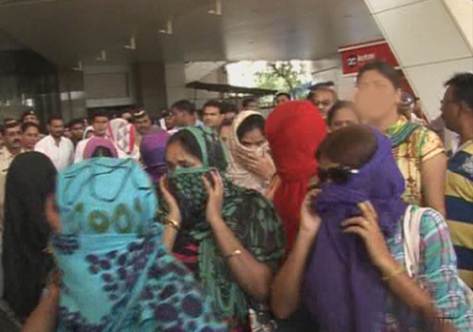 Girls rescued-delhi airport